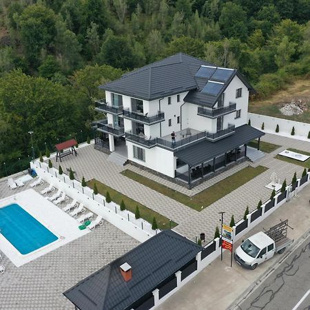 Casa De Vacanta Larisa Новач-Стрэйни Экстерьер фото