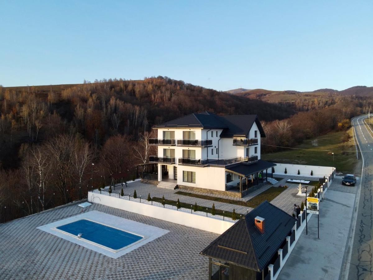 Casa De Vacanta Larisa Новач-Стрэйни Экстерьер фото