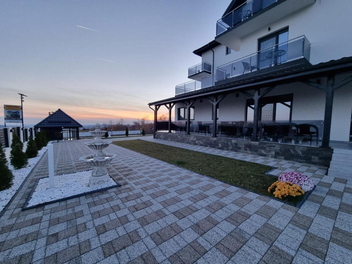 Casa De Vacanta Larisa Новач-Стрэйни Экстерьер фото